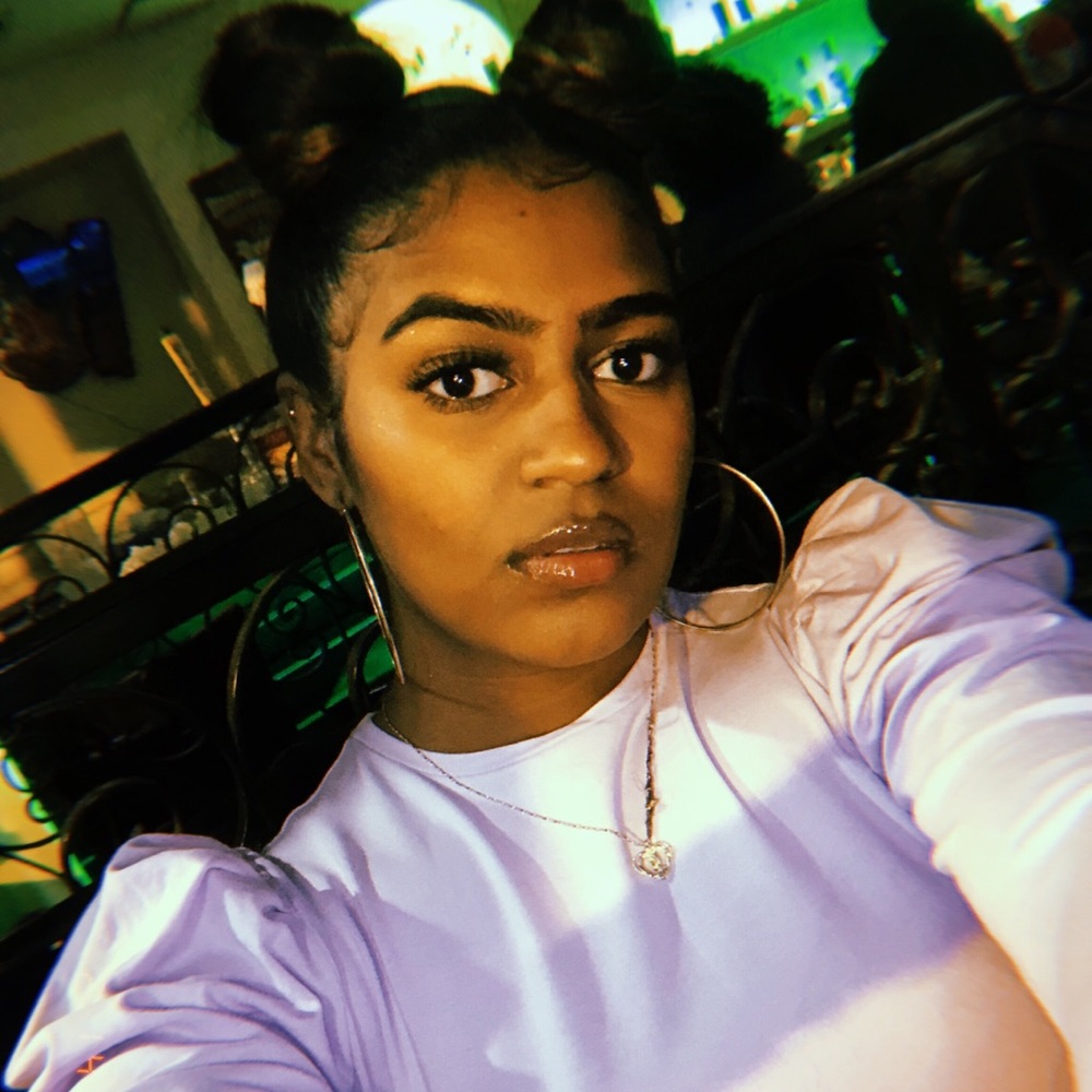 Meet Isis. Your fellow fashion enthusiast.